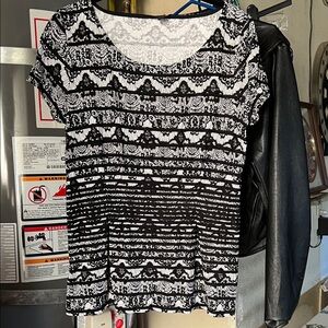Ann Taylor Black and White Lace printed Blouse bodycon cinched waist‎ L